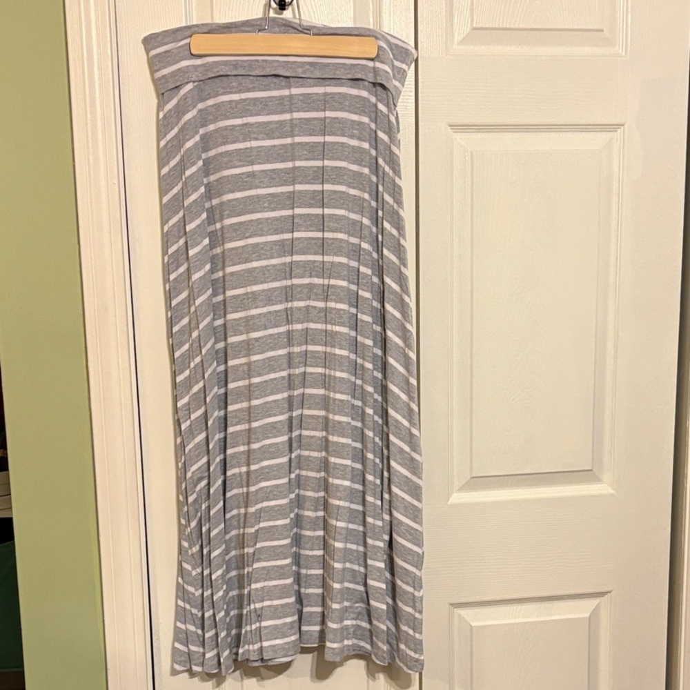Lord & Taylor Gray and White Striped Maxi Skirt